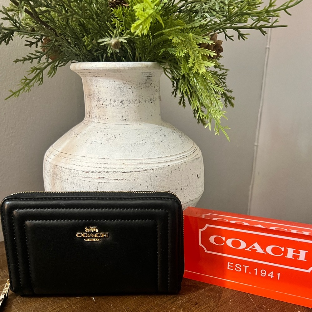 Coach Medium ID Wallet with Quilted Border